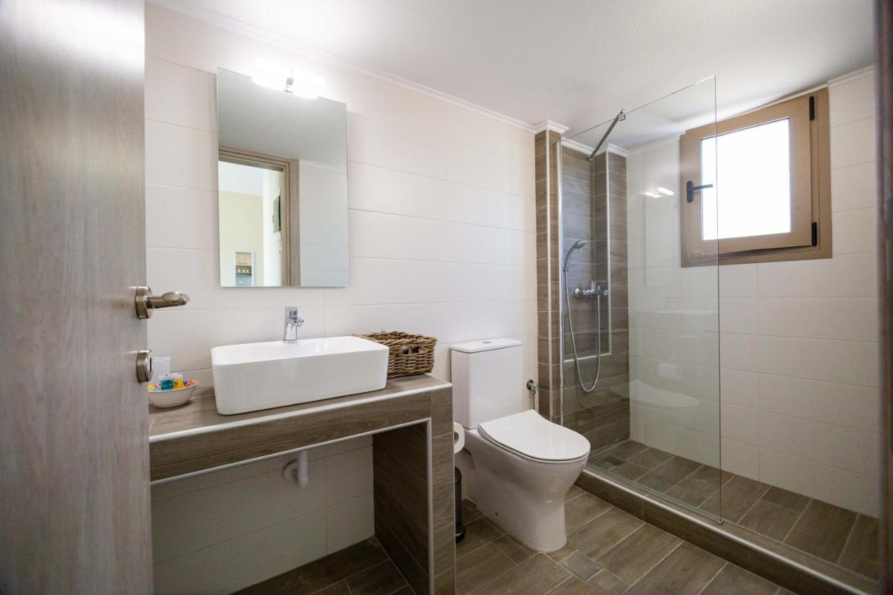 Varkes Suites 2 เนอามูดาเนีย ภายนอก รูปภาพ